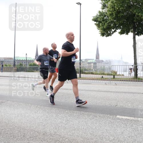 29.06.2025 - hella hamburg halbmarathon Lena Gebhardt http://msf.ph/oto/8434315 29.06.2025 10:44:41 Lombardsbrücke 6002, 4968, 5355, 131, 1273, 1345, 1519, 1629, 1924, 2343, 2610, 2674, 3506, 3570, 4215, 4275, 4496, 4968, 5355, 5647, 5649, 6002, 6841, 6888, 7216, 7842, 8272, 8582, 9036, 9084, 9085, 9331, 9333, 9397, 9510, 9536, 10006, 10223, 10303, 10304, 10416, 10668, 10707, 11272, 11825, 11955, 12318, 12322, 12409, 12803, 12995, 13039, 13261, 13262, 13288, 13330, 13390, 13906, 14091, 14123, 14350, 14654, 14681, 14971, 18454, 18459 meine-sportfotos.de