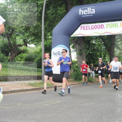 29.06.2025 - hella hamburg halbmarathon KatJ http://msf.ph/oto/8434317 29.06.2025 10:44:21 Zwischen KM18-KM19 1200, 3859, 4426, 5015, 5134, 5391, 5457, 5728, 6892, 7159 meine-sportfotos.de