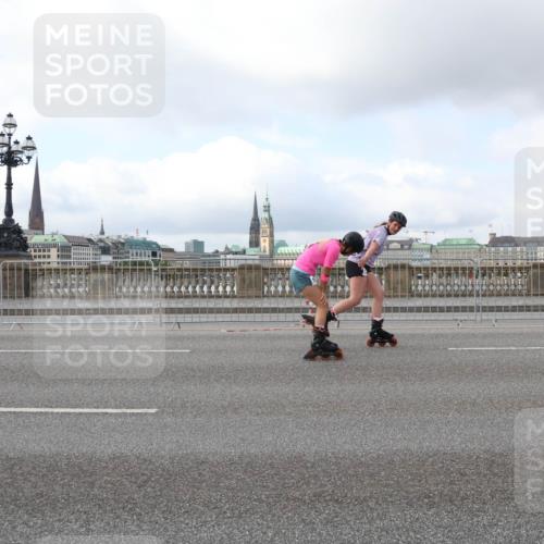 29.06.2025 - hella hamburg halbmarathon Lena Gebhardt http://msf.ph/oto/8434322 29.06.2025 09:01:14 Lombardsbrücke  meine-sportfotos.de