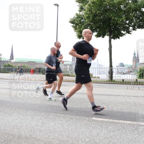 29.06.2025 - hella hamburg halbmarathon Lena Gebhardt http://msf.ph/oto/8434331 29.06.2025 10:44:42 Lombardsbrücke 600, 1311, 1024, 1273, 1345, 1519, 1629, 1924, 2343, 2610, 2674, 3506, 3570, 4215, 4275, 4496, 4968, 5355, 5647, 5649, 6002, 6841, 6888, 7216, 7842, 8272, 8582, 8907, 9036, 9084, 9085, 9331, 9333, 9397, 9510, 9536, 10006, 10223, 10303, 10304, 10416, 10668, 10707, 11272, 11825, 12318, 12322, 12394, 12409, 12803, 12995, 13039, 13261, 13262, 13288, 13330, 13390, 13906, 14091, 14123, 14350, 14654, 14681, 14971, 18454, 18459 meine-sportfotos.de