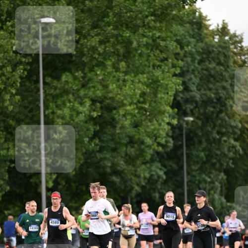29.06.2025 - hella hamburg halbmarathon Dr. Thomas Lammeyer http://msf.ph/oto/8434366 29.06.2025 10:54:01 Kennedybrücke 1167, 1805, 2437, 2438, 2541, 2716, 2997, 3253, 4589, 4769, 5106, 5118, 5479, 5480, 6694, 7679, 9015, 9162, 10038, 10130, 10654, 10782, 11030 meine-sportfotos.de