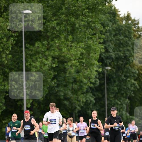 29.06.2025 - hella hamburg halbmarathon Dr. Thomas Lammeyer http://msf.ph/oto/8434374 29.06.2025 10:54:01 Kennedybrücke 1167, 1805, 2437, 2438, 2541, 2716, 2997, 3253, 4589, 4769, 5106, 5118, 5479, 5480, 6694, 7679, 9015, 9162, 10038, 10130, 10654, 10782, 11030 meine-sportfotos.de