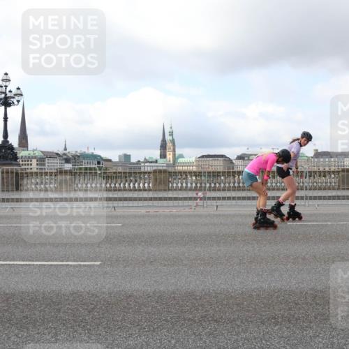 29.06.2025 - hella hamburg halbmarathon Lena Gebhardt http://msf.ph/oto/8434377 29.06.2025 09:01:14 Lombardsbrücke  meine-sportfotos.de
