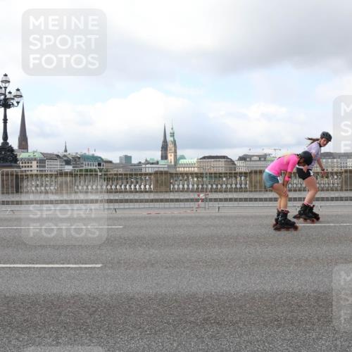 29.06.2025 - hella hamburg halbmarathon Lena Gebhardt http://msf.ph/oto/8434389 29.06.2025 09:01:14 Lombardsbrücke  meine-sportfotos.de