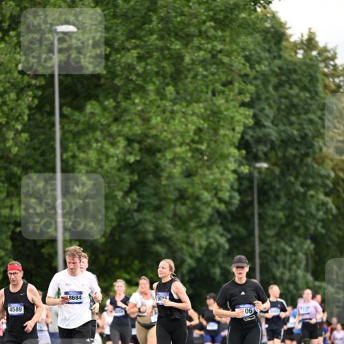 29.06.2025 - hella hamburg halbmarathon Dr. Thomas Lammeyer http://msf.ph/oto/8434414 29.06.2025 10:54:03 Kennedybrücke 1805, 2437, 2438, 2541, 2716, 2927, 2997, 3070, 3253, 4589, 5106, 5479, 5480, 5997, 6680, 6694, 7679, 9015, 9162, 10038, 10654, 10704, 10782, 11030 meine-sportfotos.de