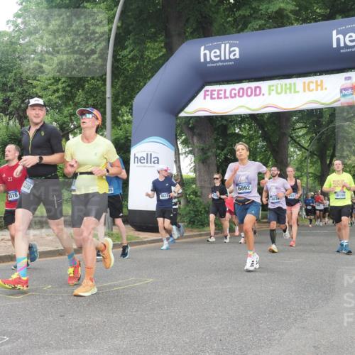 29.06.2025 - hella hamburg halbmarathon KatJ http://msf.ph/oto/8434421 29.06.2025 10:44:24 Zwischen KM18-KM19 2652, 2656, 3575, 4632, 5134, 5391, 6892, 7159 meine-sportfotos.de