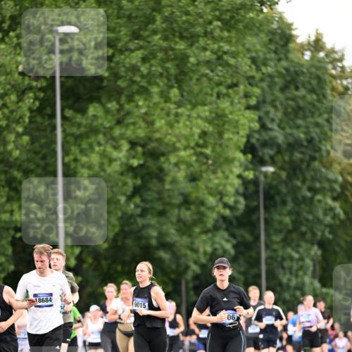 29.06.2025 - hella hamburg halbmarathon Dr. Thomas Lammeyer http://msf.ph/oto/8434428 29.06.2025 10:54:04 Kennedybrücke 1805, 2437, 2438, 2541, 2716, 2927, 2997, 3070, 3253, 4589, 5106, 5479, 5480, 5997, 6680, 6694, 7679, 9015, 9162, 9261, 10038, 10704, 10782, 11030 meine-sportfotos.de