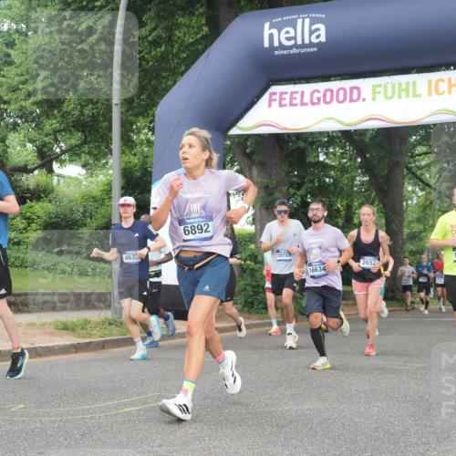 29.06.2025 - hella hamburg halbmarathon KatJ http://msf.ph/oto/8434453 29.06.2025 10:44:24 Zwischen KM18-KM19 2652, 2656, 3575, 4632, 5134, 5391, 6892, 7159 meine-sportfotos.de