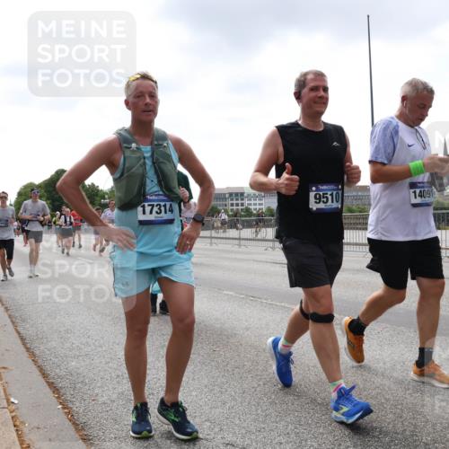 29.06.2025 - hella hamburg halbmarathon Lena Gebhardt http://msf.ph/oto/8434467 29.06.2025 10:44:43 Lombardsbrücke 17314, 9510, 14091, 1024, 1273, 1345, 1519, 1629, 1924, 2007, 2343, 2610, 2674, 2779, 3506, 3570, 4215, 4275, 4496, 4968, 5355, 5647, 5649, 6002, 6841, 6888, 7216, 7842, 8272, 8582, 8907, 9036, 9084, 9085, 9331, 9333, 9397, 9510, 9536, 10006, 10223, 10303, 10304, 10416, 10668, 10707, 11272, 11825, 12318, 12322, 12394, 12409, 12803, 12995, 13039, 13261, 13262, 13288, 13330, 13390, 13906, 14091, 14123, 14350, 14654, 14681, 14971, 18454, 18459 meine-sportfotos.de