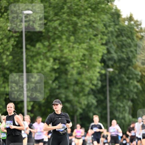29.06.2025 - hella hamburg halbmarathon Dr. Thomas Lammeyer http://msf.ph/oto/8434505 29.06.2025 10:54:06 Kennedybrücke 1525, 1805, 2437, 2438, 2541, 2716, 2927, 2997, 3070, 4589, 5106, 5479, 5480, 5997, 6680, 6694, 6989, 7679, 8254, 9015, 9162, 9261, 10038, 10704, 10782, 11030 meine-sportfotos.de