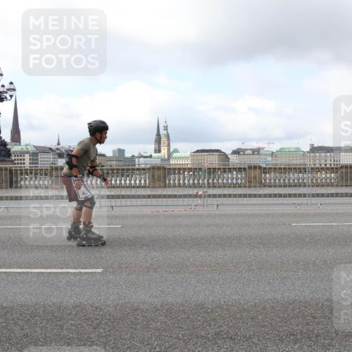 29.06.2025 - hella hamburg halbmarathon Lena Gebhardt http://msf.ph/oto/8434516 29.06.2025 09:01:22 Lombardsbrücke  meine-sportfotos.de