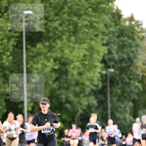 29.06.2025 - hella hamburg halbmarathon Dr. Thomas Lammeyer http://msf.ph/oto/8434528 29.06.2025 10:54:07 Kennedybrücke 1525, 1805, 2437, 2438, 2541, 2716, 2927, 2997, 3070, 4589, 5106, 5479, 5480, 5997, 6680, 6694, 6989, 7679, 8254, 9015, 9162, 9261, 10038, 10704, 10782, 11030 meine-sportfotos.de