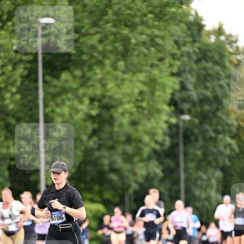 29.06.2025 - hella hamburg halbmarathon Dr. Thomas Lammeyer http://msf.ph/oto/8434542 29.06.2025 10:54:07 Kennedybrücke 1525, 1805, 2437, 2438, 2541, 2716, 2927, 2997, 3070, 4589, 5106, 5479, 5480, 5997, 6680, 6694, 6989, 7679, 8254, 9015, 9162, 9261, 10038, 10704, 10782, 11030 meine-sportfotos.de