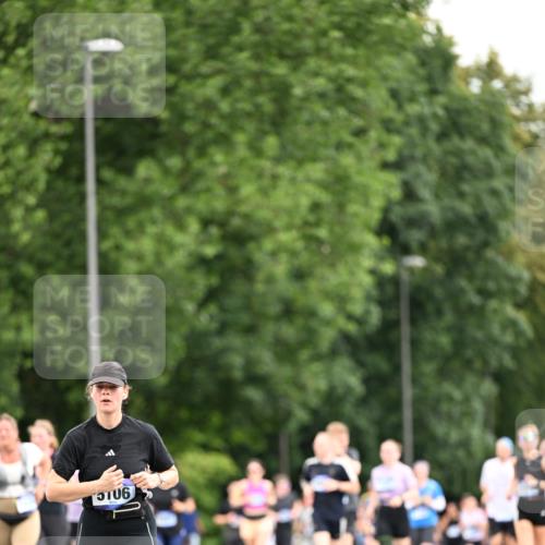 29.06.2025 - hella hamburg halbmarathon Dr. Thomas Lammeyer http://msf.ph/oto/8434555 29.06.2025 10:54:07 Kennedybrücke 1525, 1805, 2437, 2438, 2541, 2716, 2927, 2997, 3070, 4589, 5106, 5479, 5480, 5997, 6680, 6694, 6989, 7679, 8254, 9015, 9162, 9261, 10038, 10704, 10782, 11030 meine-sportfotos.de