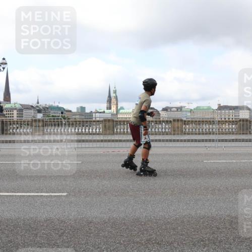 29.06.2025 - hella hamburg halbmarathon Lena Gebhardt http://msf.ph/oto/8434588 29.06.2025 09:01:22 Lombardsbrücke  meine-sportfotos.de