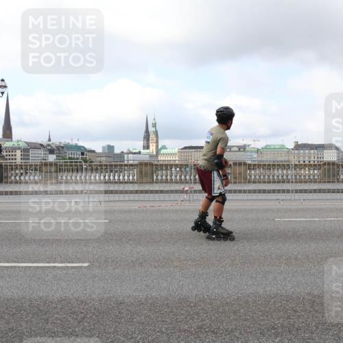 29.06.2025 - hella hamburg halbmarathon Lena Gebhardt http://msf.ph/oto/8434612 29.06.2025 09:01:23 Lombardsbrücke  meine-sportfotos.de