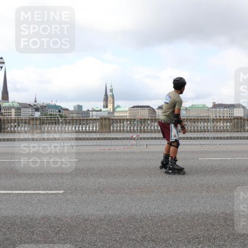 29.06.2025 - hella hamburg halbmarathon Lena Gebhardt http://msf.ph/oto/8434634 29.06.2025 09:01:23 Lombardsbrücke  meine-sportfotos.de