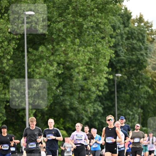 29.06.2025 - hella hamburg halbmarathon Dr. Thomas Lammeyer http://msf.ph/oto/8434690 29.06.2025 10:54:11 Kennedybrücke 1525, 1805, 2437, 2438, 2541, 2927, 2997, 3070, 4589, 5106, 5479, 5480, 5997, 6680, 6694, 6989, 7679, 7755, 8254, 9015, 9162, 9261, 10038, 10060, 10704, 10782, 11030 meine-sportfotos.de