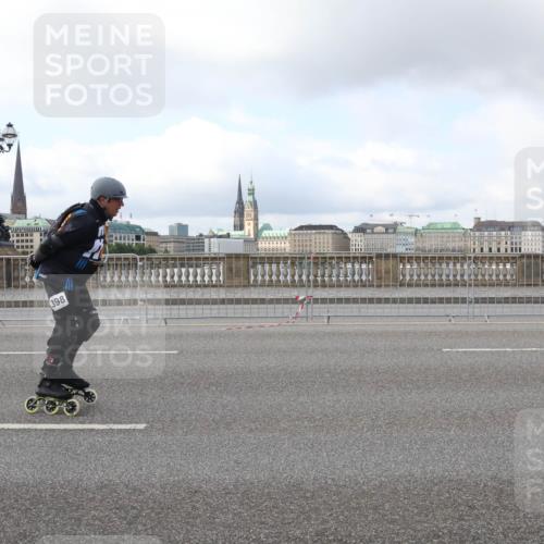 29.06.2025 - hella hamburg halbmarathon Lena Gebhardt http://msf.ph/oto/8434703 29.06.2025 09:01:28 Lombardsbrücke 398 meine-sportfotos.de