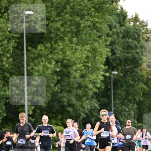 29.06.2025 - hella hamburg halbmarathon Dr. Thomas Lammeyer http://msf.ph/oto/8434708 29.06.2025 10:54:12 Kennedybrücke 1525, 1805, 2541, 2927, 2997, 3070, 4589, 5106, 5997, 6680, 6694, 6989, 7679, 7755, 8254, 9015, 9162, 9261, 10038, 10060, 10704, 10782, 11030 meine-sportfotos.de