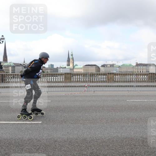 29.06.2025 - hella hamburg halbmarathon Lena Gebhardt http://msf.ph/oto/8434717 29.06.2025 09:01:28 Lombardsbrücke 398 meine-sportfotos.de
