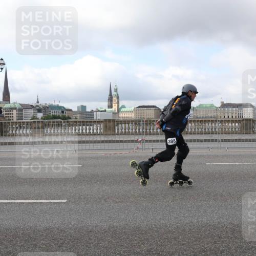 29.06.2025 - hella hamburg halbmarathon Lena Gebhardt http://msf.ph/oto/8434803 29.06.2025 09:01:28 Lombardsbrücke 398 meine-sportfotos.de