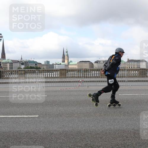 29.06.2025 - hella hamburg halbmarathon Lena Gebhardt http://msf.ph/oto/8434817 29.06.2025 09:01:28 Lombardsbrücke 398 meine-sportfotos.de