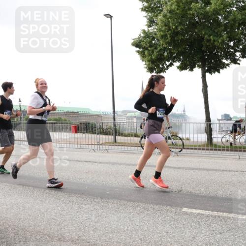 29.06.2025 - hella hamburg halbmarathon Lena Gebhardt http://msf.ph/oto/8434824 29.06.2025 10:44:50 Lombardsbrücke 16577, 12318, 7216, 1024, 1273, 1629, 1924, 2007, 2674, 2779, 3506, 3570, 4215, 4275, 4968, 5190, 5355, 5649, 6002, 6841, 6888, 7216, 7699, 7912, 8582, 8907, 9036, 9084, 9085, 9331, 9333, 9397, 9536, 10006, 10303, 10304, 10416, 10562, 10566, 10668, 10707, 11272, 11825, 12198, 12318, 12332, 12334, 12394, 12409, 13039, 13261, 13262, 13288, 13330, 13390, 14091, 14350, 14681, 14971, 18454, 18459 meine-sportfotos.de