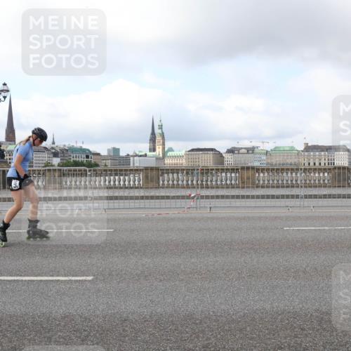 29.06.2025 - hella hamburg halbmarathon Lena Gebhardt http://msf.ph/oto/8434827 29.06.2025 09:01:31 Lombardsbrücke 2000 meine-sportfotos.de