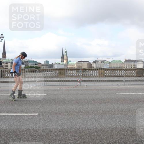 29.06.2025 - hella hamburg halbmarathon Lena Gebhardt http://msf.ph/oto/8434841 29.06.2025 09:01:31 Lombardsbrücke  meine-sportfotos.de