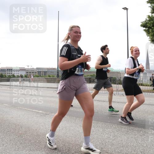 29.06.2025 - hella hamburg halbmarathon Lena Gebhardt http://msf.ph/oto/8434847 29.06.2025 10:44:50 Lombardsbrücke 19133, 13288, 5536, 12318, 9397, 1024, 1273, 1629, 1924, 2007, 2674, 2779, 3506, 3570, 4215, 4275, 4968, 5190, 5355, 5649, 6002, 6841, 6888, 7216, 7699, 7912, 8582, 8907, 9036, 9084, 9085, 9331, 9333, 9397, 9536, 10006, 10303, 10304, 10416, 10562, 10566, 10668, 10707, 11272, 11825, 12198, 12318, 12332, 12334, 12394, 12409, 13039, 13261, 13262, 13288, 13330, 13390, 14091, 14350, 14681, 14971, 18454, 18459 meine-sportfotos.de