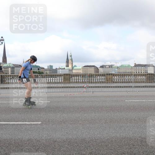 29.06.2025 - hella hamburg halbmarathon Lena Gebhardt http://msf.ph/oto/8434854 29.06.2025 09:01:31 Lombardsbrücke  meine-sportfotos.de