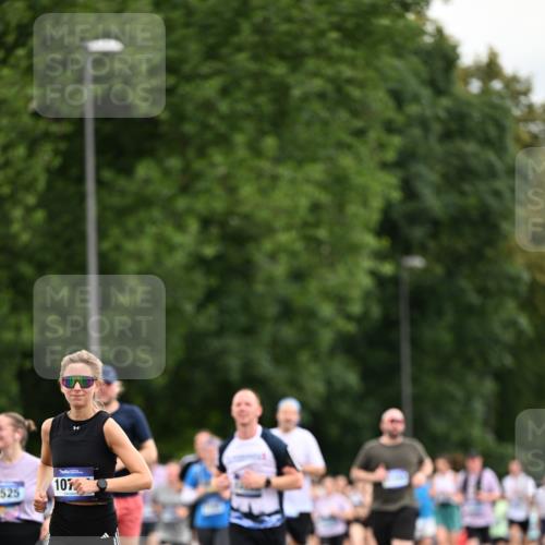 29.06.2025 - hella hamburg halbmarathon Dr. Thomas Lammeyer http://msf.ph/oto/8434856 29.06.2025 10:54:15 Kennedybrücke 1525, 1805, 2160, 2541, 2927, 2997, 3070, 4589, 5106, 5997, 6680, 6694, 6989, 7755, 8254, 9015, 9162, 9261, 10038, 10060, 10704, 11030 meine-sportfotos.de