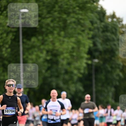 29.06.2025 - hella hamburg halbmarathon Dr. Thomas Lammeyer http://msf.ph/oto/8434870 29.06.2025 10:54:16 Kennedybrücke 1525, 1805, 2160, 2541, 2927, 2997, 3070, 4589, 5106, 5997, 6680, 6694, 6989, 7755, 8254, 9015, 9162, 9261, 9940, 10038, 10060, 10704, 11030, 11426 meine-sportfotos.de