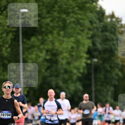 29.06.2025 - hella hamburg halbmarathon Dr. Thomas Lammeyer http://msf.ph/oto/8434875 29.06.2025 10:54:16 Kennedybrücke 1525, 1805, 2160, 2541, 2927, 2997, 3070, 4589, 5106, 5997, 6680, 6694, 6989, 7755, 8254, 9015, 9162, 9261, 9940, 10038, 10060, 10704, 11030, 11426 meine-sportfotos.de