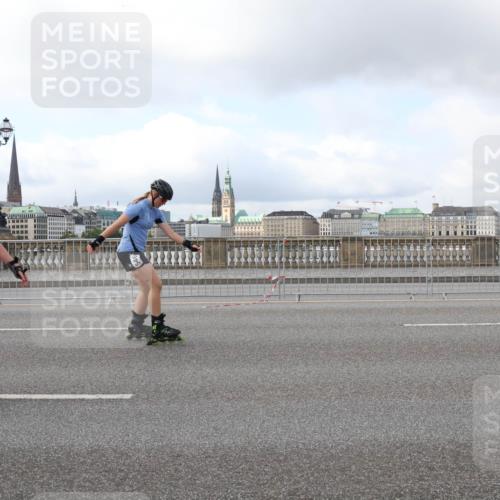 29.06.2025 - hella hamburg halbmarathon Lena Gebhardt http://msf.ph/oto/8434887 29.06.2025 09:01:31 Lombardsbrücke  meine-sportfotos.de