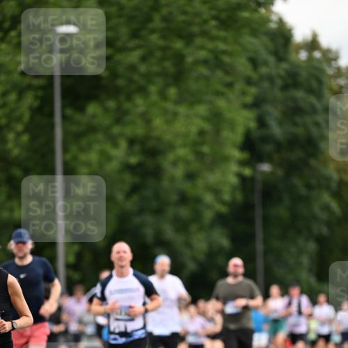29.06.2025 - hella hamburg halbmarathon Dr. Thomas Lammeyer http://msf.ph/oto/8434891 29.06.2025 10:54:16 Kennedybrücke 1525, 1805, 2160, 2541, 2927, 2997, 3070, 4589, 5106, 5997, 6680, 6694, 6989, 7755, 8254, 9015, 9162, 9261, 9940, 10038, 10060, 10704, 11030, 11426 meine-sportfotos.de