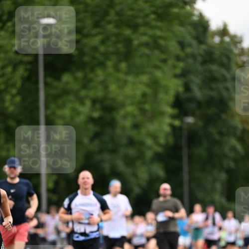 29.06.2025 - hella hamburg halbmarathon Dr. Thomas Lammeyer http://msf.ph/oto/8434896 29.06.2025 10:54:17 Kennedybrücke 1525, 1805, 2160, 2541, 2927, 2997, 3070, 3710, 4589, 5106, 5997, 6680, 6694, 6989, 7755, 8254, 9015, 9162, 9261, 9940, 10038, 10060, 10704, 11030, 11426 meine-sportfotos.de