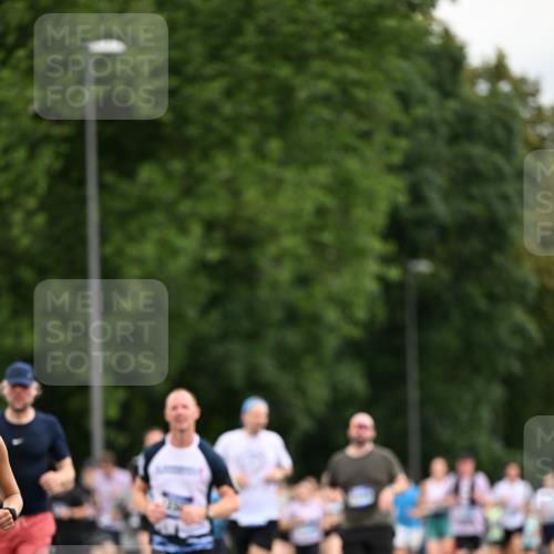 29.06.2025 - hella hamburg halbmarathon Dr. Thomas Lammeyer http://msf.ph/oto/8434901 29.06.2025 10:54:17 Kennedybrücke 1525, 1805, 2160, 2541, 2927, 2997, 3070, 3710, 4589, 5106, 5997, 6680, 6694, 6989, 7755, 8254, 9015, 9162, 9261, 9940, 10038, 10060, 10704, 11030, 11426 meine-sportfotos.de