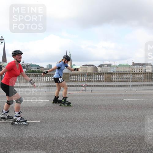 29.06.2025 - hella hamburg halbmarathon Lena Gebhardt http://msf.ph/oto/8434925 29.06.2025 09:01:31 Lombardsbrücke  meine-sportfotos.de