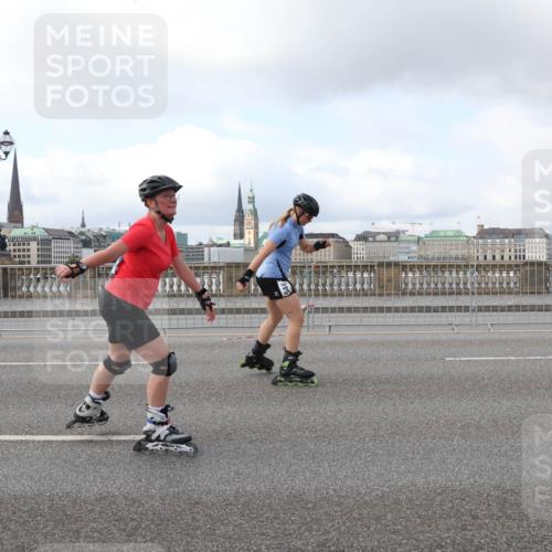 29.06.2025 - hella hamburg halbmarathon Lena Gebhardt http://msf.ph/oto/8434966 29.06.2025 09:01:32 Lombardsbrücke  meine-sportfotos.de