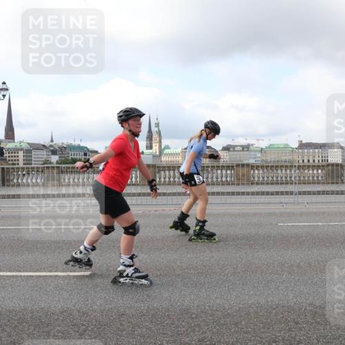 29.06.2025 - hella hamburg halbmarathon Lena Gebhardt http://msf.ph/oto/8434981 29.06.2025 09:01:32 Lombardsbrücke  meine-sportfotos.de