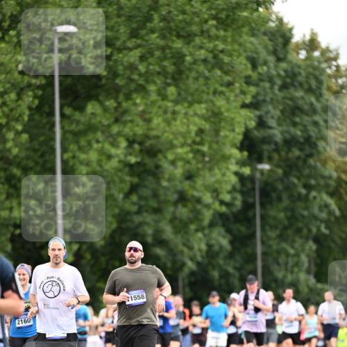29.06.2025 - hella hamburg halbmarathon Dr. Thomas Lammeyer http://msf.ph/oto/8434985 29.06.2025 10:54:20 Kennedybrücke 1525, 1805, 2160, 2541, 2927, 3070, 3701, 3710, 4168, 4589, 5106, 5997, 6680, 6694, 6989, 7755, 8254, 9015, 9162, 9261, 9940, 10038, 10060, 10704, 11030, 11426 meine-sportfotos.de