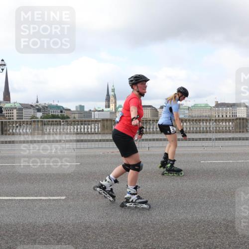 29.06.2025 - hella hamburg halbmarathon Lena Gebhardt http://msf.ph/oto/8435021 29.06.2025 09:01:32 Lombardsbrücke  meine-sportfotos.de