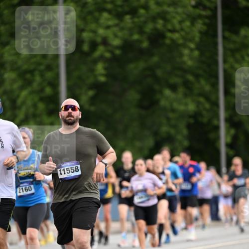 29.06.2025 - hella hamburg halbmarathon Dr. Thomas Lammeyer http://msf.ph/oto/8435056 29.06.2025 10:54:25 Kennedybrücke 1525, 2160, 2927, 3070, 3680, 3701, 3710, 4168, 4589, 5997, 6680, 6694, 6989, 7721, 7722, 7755, 8254, 9261, 9940, 10060, 10704, 11030, 11426 meine-sportfotos.de