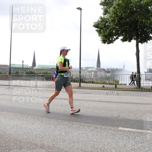 29.06.2025 - hella hamburg halbmarathon Lena Gebhardt http://msf.ph/oto/8435066 29.06.2025 10:44:53 Lombardsbrücke 1913, 1024, 1273, 1629, 1685, 1924, 2007, 2674, 2779, 3506, 3570, 4215, 4275, 4337, 4968, 5190, 5355, 5649, 6002, 6509, 6841, 6888, 7216, 7699, 7912, 8582, 8594, 8762, 8907, 9036, 9084, 9085, 9331, 9333, 9397, 9536, 10006, 10303, 10304, 10416, 10562, 10566, 10668, 10707, 11272, 12198, 12318, 12332, 12334, 12394, 12409, 13039, 13261, 13262, 13288, 13330, 14350, 14681, 14971, 18454, 18459 meine-sportfotos.de