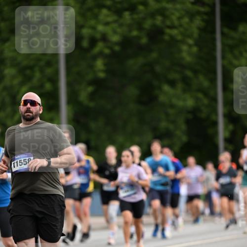 29.06.2025 - hella hamburg halbmarathon Dr. Thomas Lammeyer http://msf.ph/oto/8435070 29.06.2025 10:54:25 Kennedybrücke 1525, 2160, 2927, 3070, 3680, 3701, 3710, 4168, 4589, 5997, 6680, 6694, 6989, 7721, 7722, 7755, 8254, 9261, 9940, 10060, 10704, 11030, 11426 meine-sportfotos.de