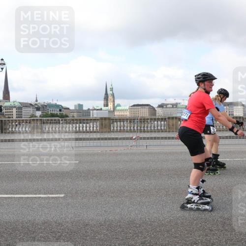 29.06.2025 - hella hamburg halbmarathon Lena Gebhardt http://msf.ph/oto/8435072 29.06.2025 09:01:32 Lombardsbrücke  meine-sportfotos.de