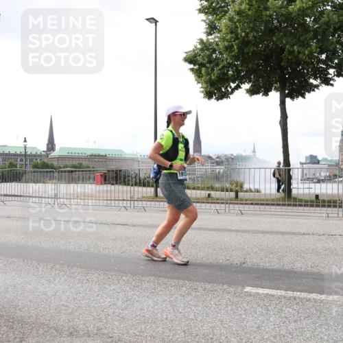 29.06.2025 - hella hamburg halbmarathon Lena Gebhardt http://msf.ph/oto/8435084 29.06.2025 10:44:54 Lombardsbrücke 581, 1913, 1024, 1273, 1629, 1685, 1924, 2007, 2674, 2779, 3506, 3570, 4186, 4215, 4275, 4337, 4968, 5190, 5355, 5649, 6002, 6509, 6841, 6888, 7216, 7699, 7912, 8582, 8594, 8762, 8907, 9036, 9084, 9085, 9331, 9333, 9397, 9536, 10006, 10303, 10304, 10416, 10562, 10566, 10668, 10707, 11272, 12198, 12318, 12332, 12334, 12394, 12409, 13039, 13261, 13262, 13288, 14350, 14681, 14971, 18454, 18459 meine-sportfotos.de