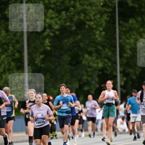 29.06.2025 - hella hamburg halbmarathon Dr. Thomas Lammeyer http://msf.ph/oto/8435093 29.06.2025 10:54:26 Kennedybrücke 1525, 2160, 2927, 3070, 3680, 3701, 3710, 4168, 4589, 5997, 6680, 6694, 6989, 7721, 7722, 7755, 8254, 8299, 9261, 9940, 10060, 10704, 11030, 11426 meine-sportfotos.de